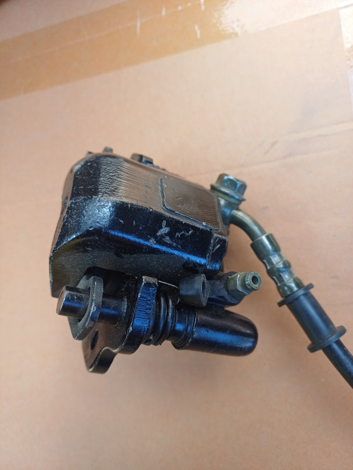 Bremssattel hinten für Kindertraktor komplett mit Bremsbeläge