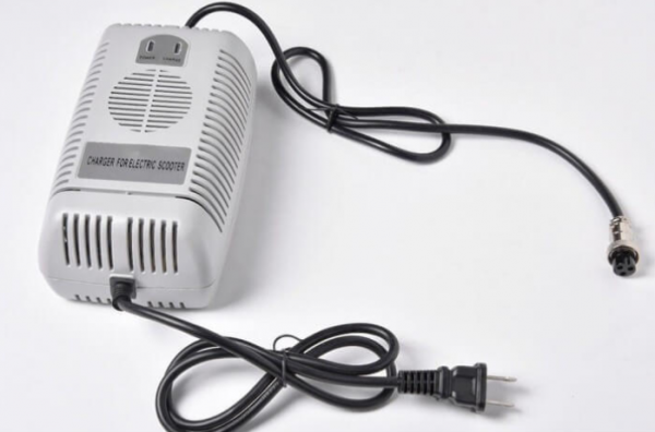 Ladegerät 1000 Watt 48 Volt 10-20 Ah Fahrzeuge